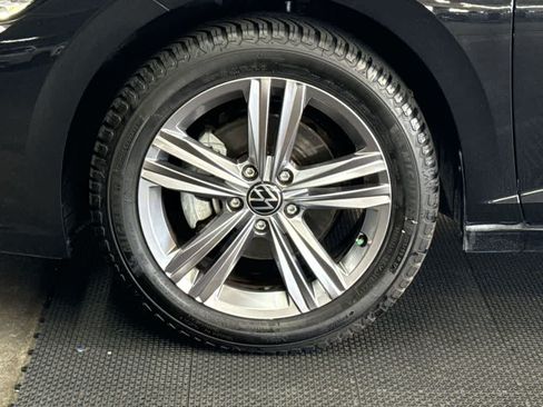 Certified 2022 Volkswagen Jetta SE FWD image 11