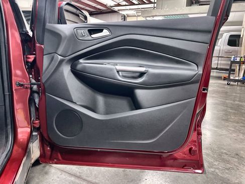 Used 2019 Ford Escape SE FWD image 30