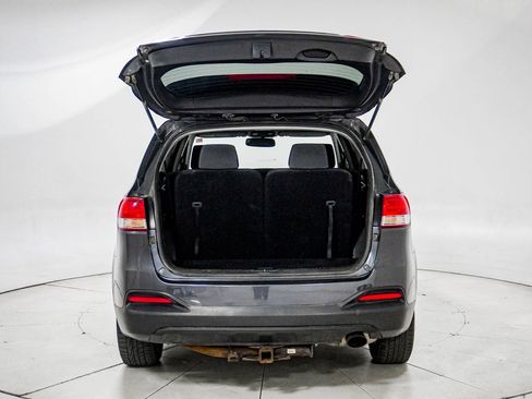Used 2017 Kia Sorento AWD image 8