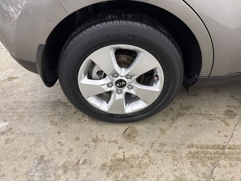 Used 2017 Kia Soul image 17