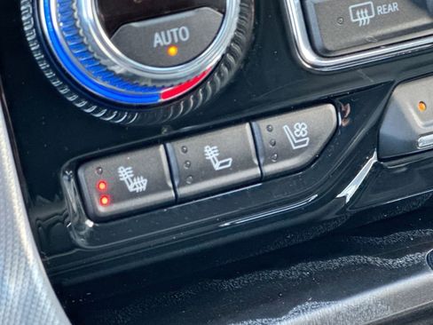 Used 2023 GMC Yukon XL Denali image 44