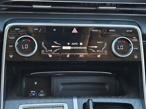 Used 2024 Genesis GV80 2.5T image 28