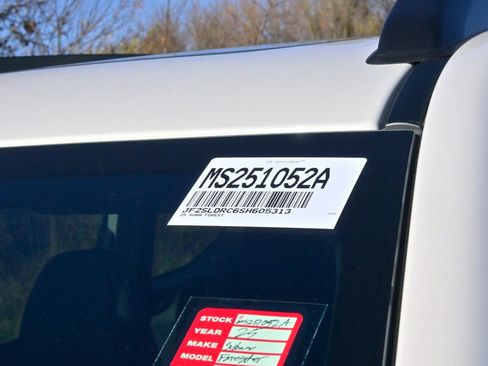 Used 2025 Subaru Forester Limited image 32