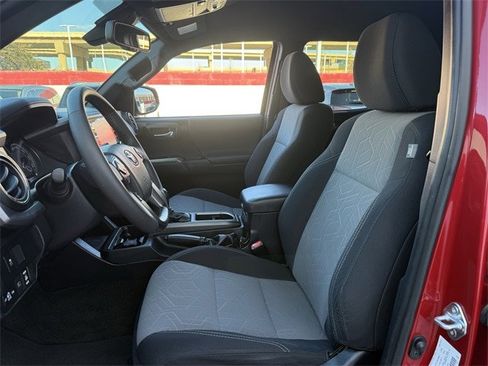 Used 2021 Toyota Tacoma TRD Sport image 28