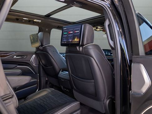 Used 2022 Cadillac Escalade Sport Platinum w/ LPO, ONYX Package AWD/4WD image 80