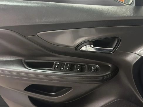 Used 2018 Buick Encore Sport Touring FWD image 17
