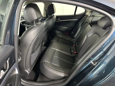 Used 2023 Genesis G70 2.0T image 26