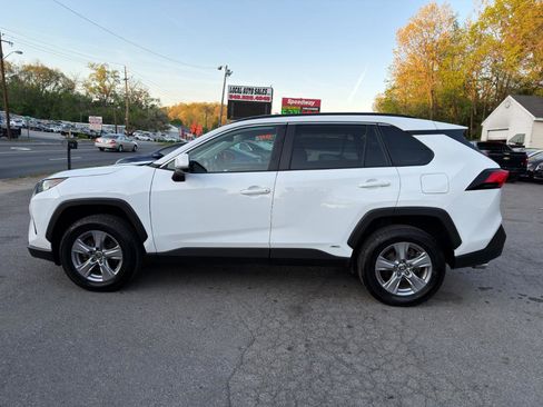Used 2022 Toyota RAV4 LE image 8