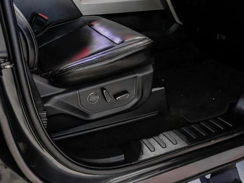 Used 2017 Ford F250 Lariat w/ Lariat Value Package image 36