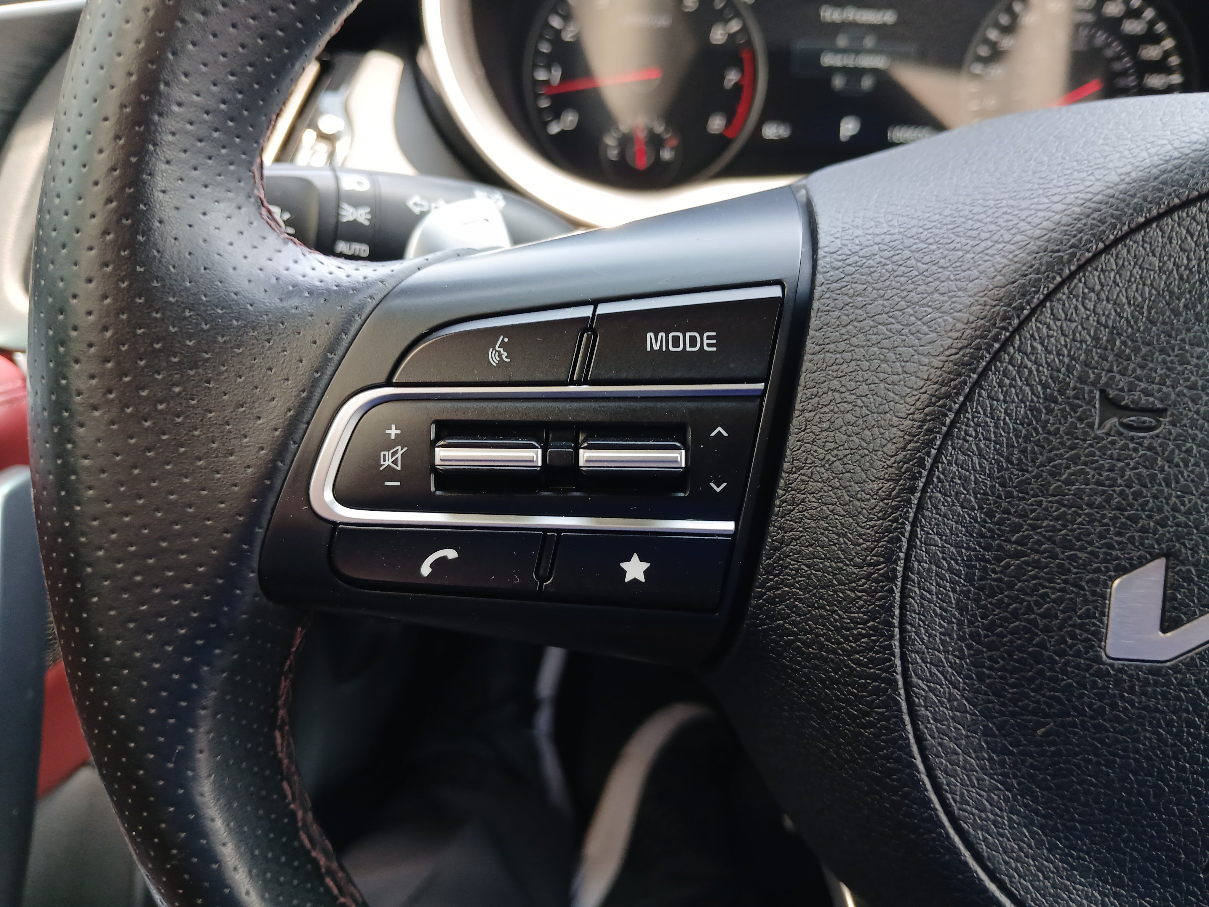 Used 2022 Kia Stinger GT2 w/ Red Interior Color Package AWD/4WD image 11