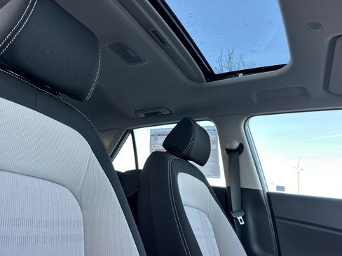 Used 2026 Hyundai Venue SEL FWD image 16