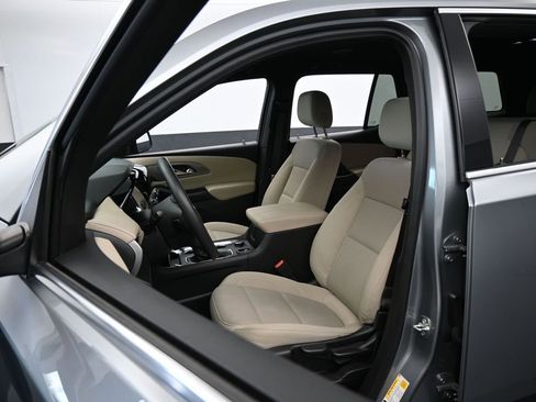 Used 2023 Chevrolet Traverse LS FWD image 10