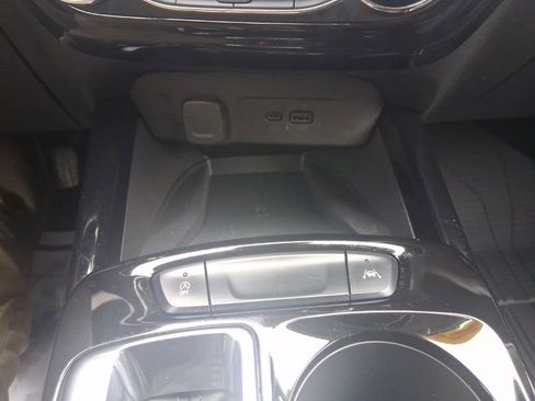 Used 2024 Chevrolet Trax ACTIV w/ Sunroof Package image 23