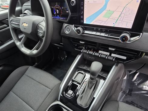 Used 2024 Chevrolet Colorado W/T w/ Technology Package image 15