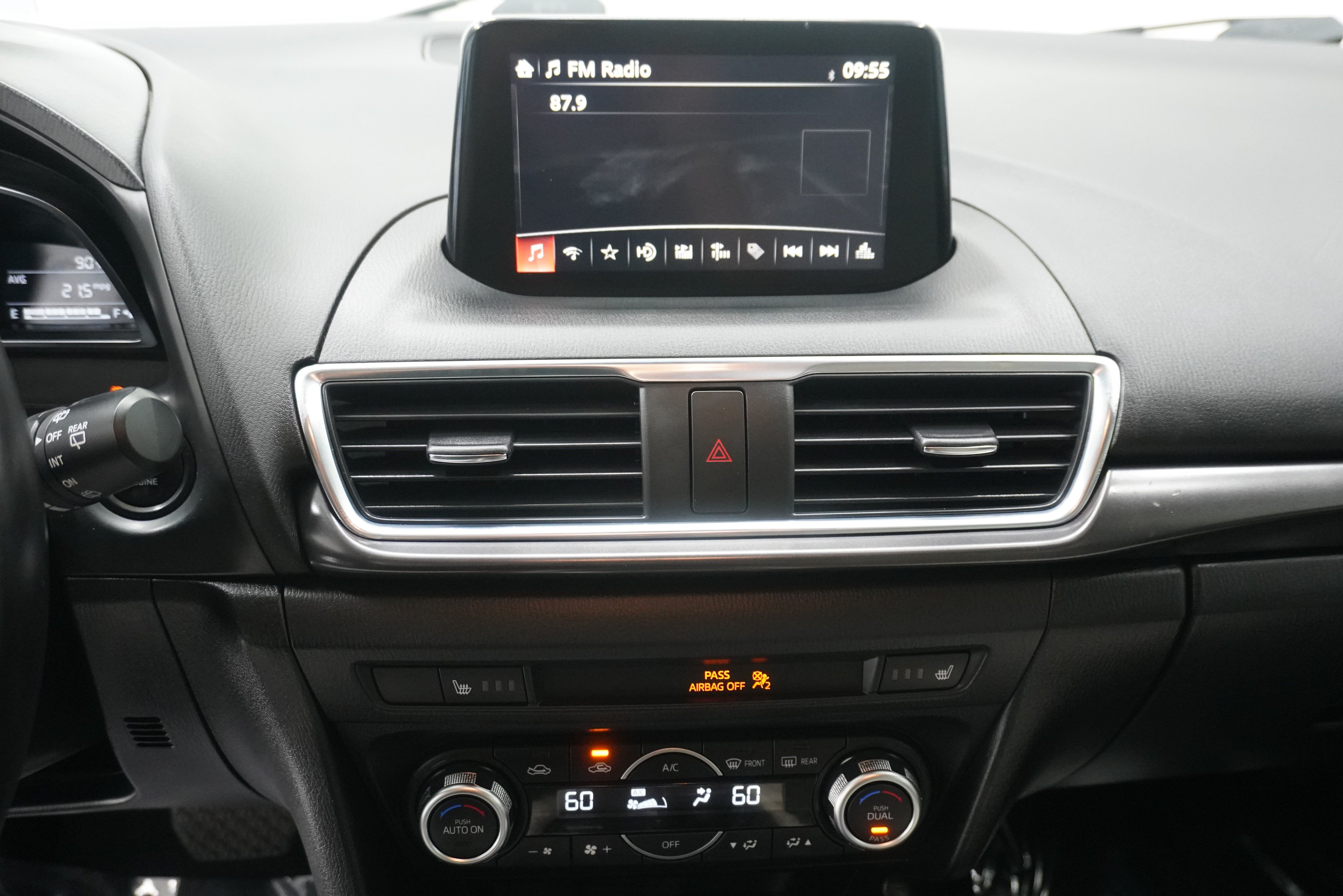 Used 2018 MAZDA MAZDA3 Grand Touring FWD image 20