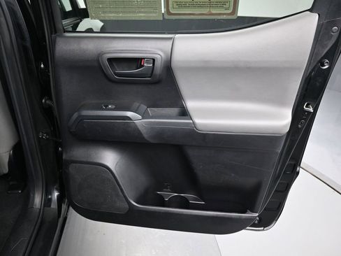 Used 2020 Toyota Tacoma SR image 28