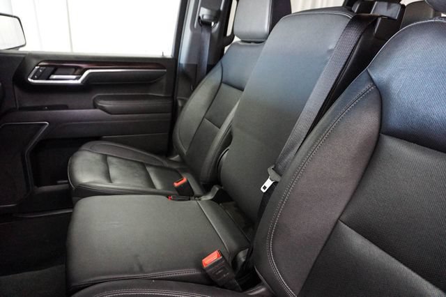 Used 2025 GMC Sierra 1500 SLT AWD/4WD image 14