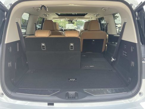 Certified 2026 INFINITI QX80 Luxe w/ Cargo Package AWD/4WD image 8