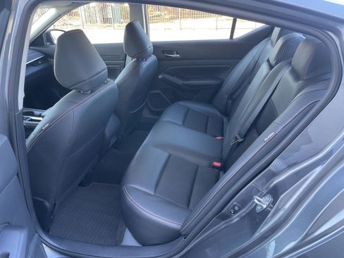 Used 2022 Nissan Altima 2.5 SR image 16