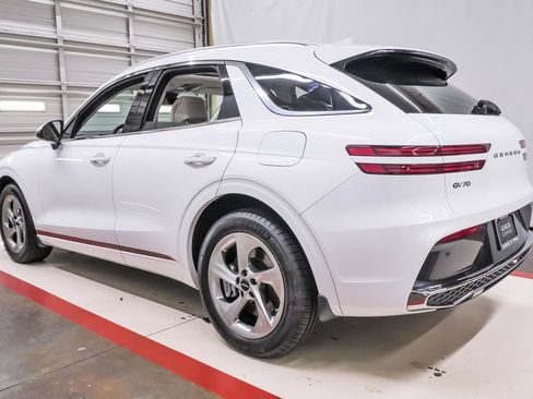 Certified 2026 Genesis GV70 2.5T Select AWD/4WD image 8