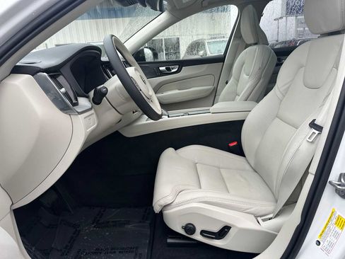 Used 2025 Volvo XC60 B5 Ultra w/ Protection Package Premier image 19