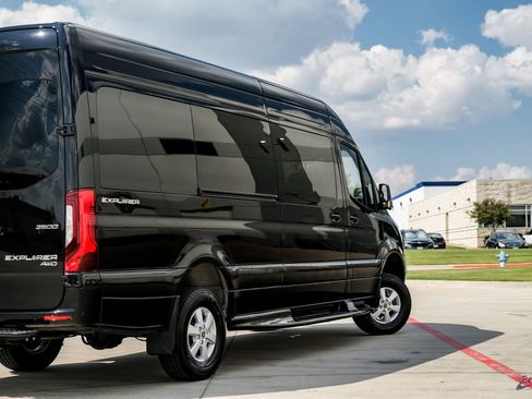 Used 2025 Mercedes-Benz Sprinter 2500 image 14