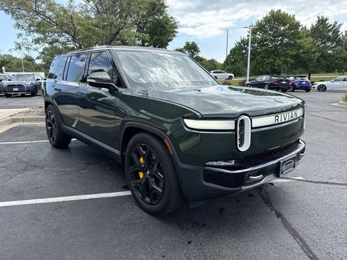 Used 2023 Rivian R1S Adventure AWD/4WD image 4