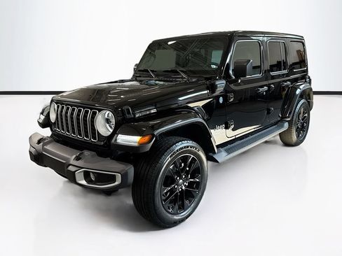Used 2025 Jeep Wrangler Unlimited Sahara AWD/4WD image 1