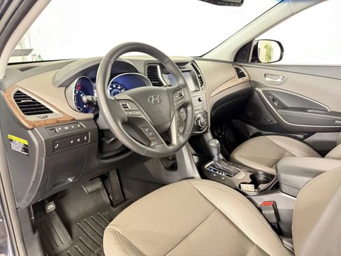 Used 2017 Hyundai Santa Fe AWD image 10
