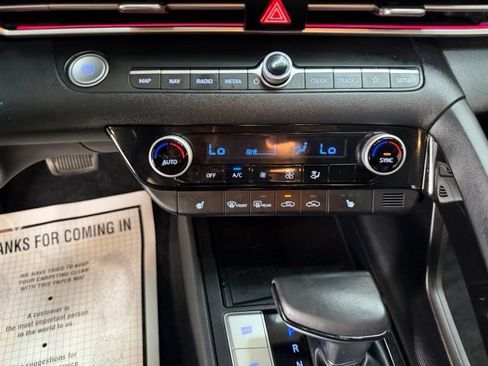 Certified 2023 Hyundai Elantra Limited FWD image 33