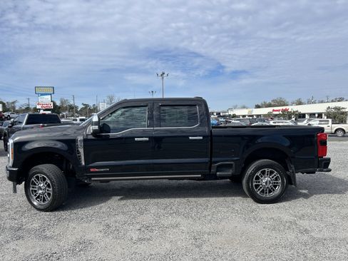 Used 2024 Ford F250 Limited w/ FX4 Off-Road Package image 4