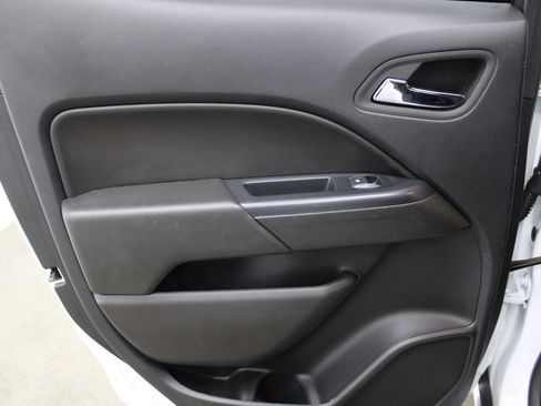 Used 2022 Chevrolet Colorado LT w/ LT Convenience Package AWD/4WD image 17