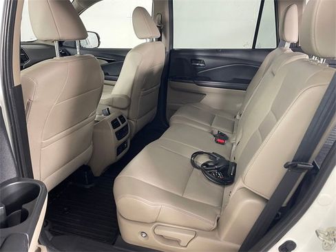 Used 2019 Honda Pilot Touring image 19