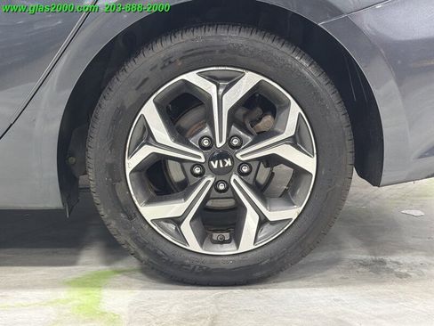Used 2019 Kia Forte LXS FWD image 16