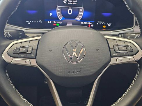 New 2025 Volkswagen Taos SE image 23