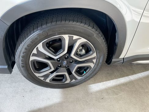Used 2023 Subaru Ascent Limited AWD/4WD image 10