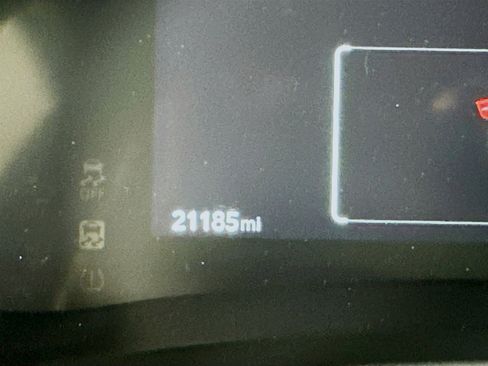 Used 2025 Toyota Grand Highlander FWD image 19