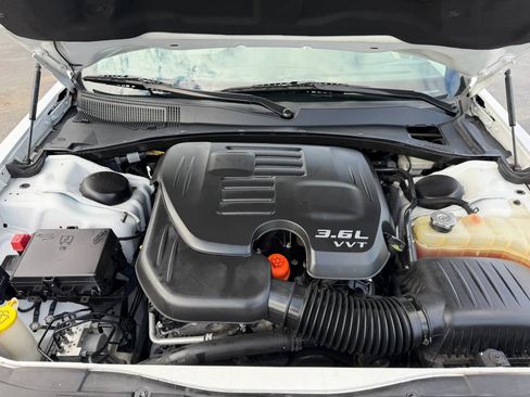 Used 2015 Chrysler 300 C w/ Light Group AWD/4WD image 46