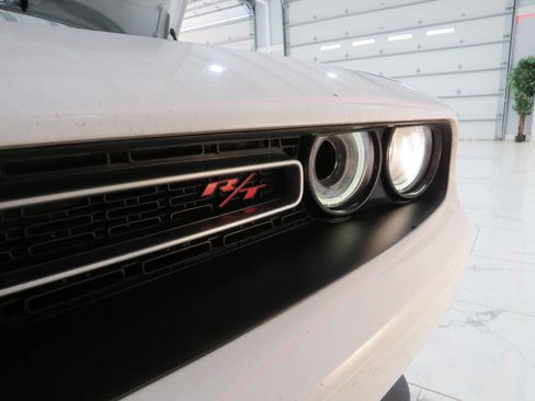 Used 2019 Dodge Challenger R/T image 3