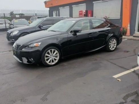 Used 2016 Lexus IS 200t RWD image 4
