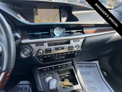 Used 2017 Lexus ES 350 w/ Luxury Package FWD image 22