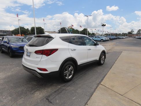 Used 2017 Hyundai Santa Fe Sport FWD image 11