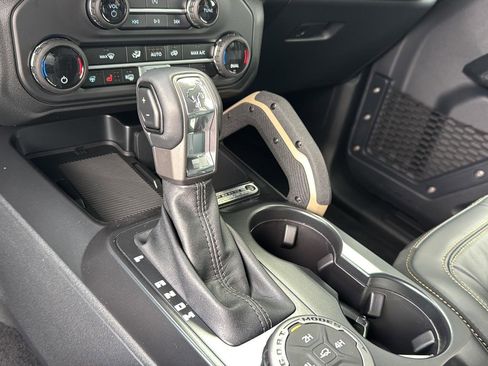 New 2025 Ford Bronco Badlands image 35