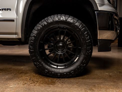 Used 2017 GMC Sierra 1500 SLT w/ Enhanced Driver Alert Package image 11