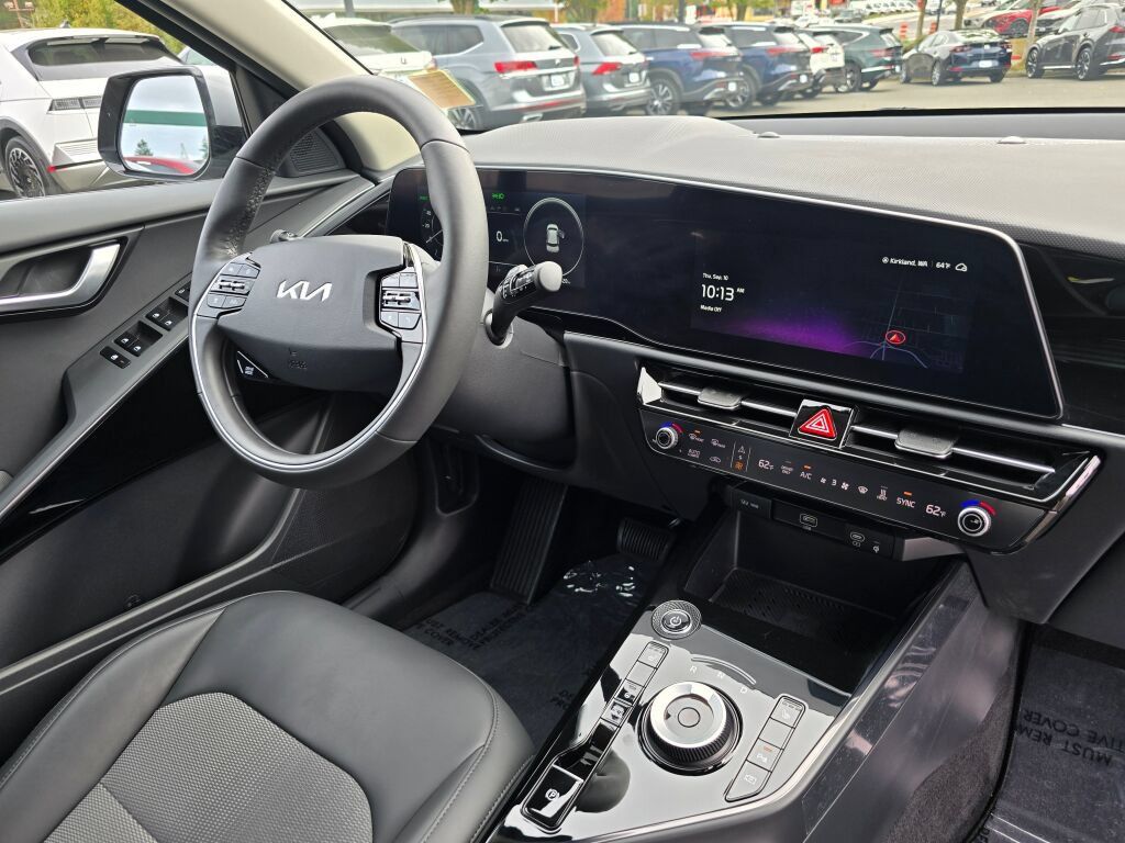 Certified 2024 Kia Niro Wind w/ Wind Preserve Package FWD image 31