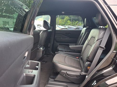 Used 2025 Nissan Pathfinder Rock Creek AWD/4WD image 10