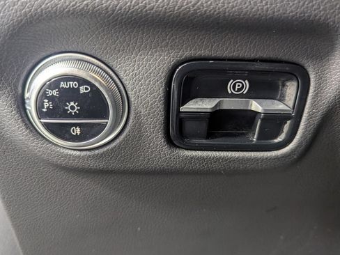 Used 2022 Mercedes-Benz EQS 580 4MATIC Sedan image 13