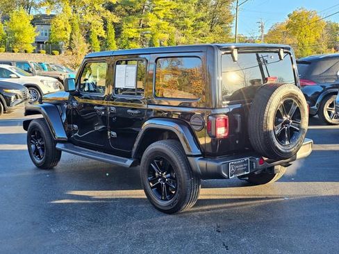 Used 2020 Jeep Wrangler Unlimited Sahara image 12