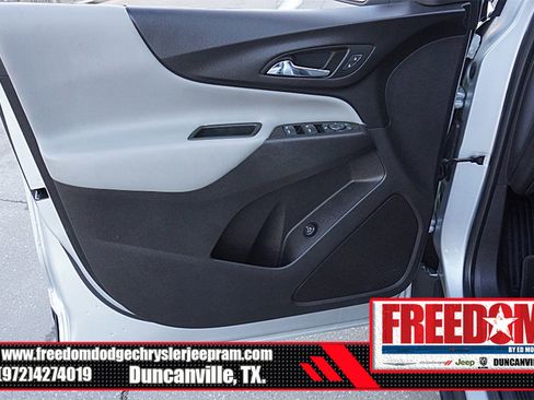 Used 2022 Chevrolet Equinox LT FWD image 38