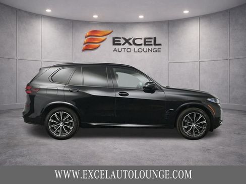 Used 2024 BMW X5 xDrive40i w/ M Sport Package AWD/4WD image 10